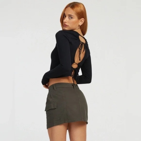 Motel Rocks | New Black Suratmi Long Sleeve Open Back Cropped Top, Small - Picture 5 of 9